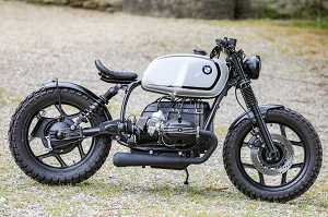 Teile sortiert für Cafe Racer Roadster Bobber Scrambler Styles