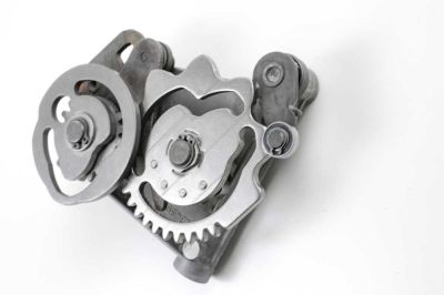 Precise shifting through bearing roller for the automatic gearshift