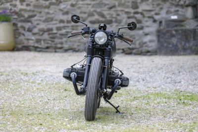 BMW Bobber SE Concept Bike Racer classic gray