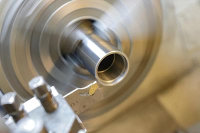 BMW Monolever Gabelstandrohre kürzen & Nut eindrehen - Service angelieferte Standrohre