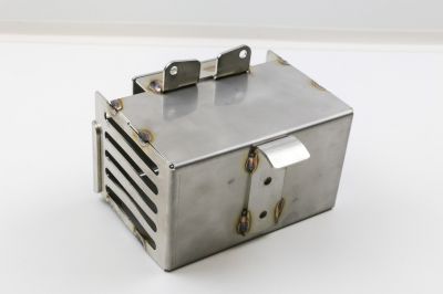 BMW 2-Valve models battery box mounting under the gearbox