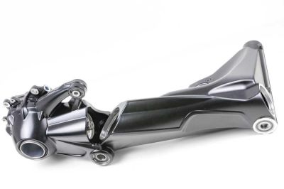 Painting the cardan and swingarm housing in black for RnineT