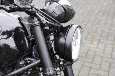Powder coating of the lamp ring in black for RnineT