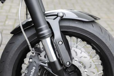 Powder coating of the two mudguard brackets (pair) in black for RnineT