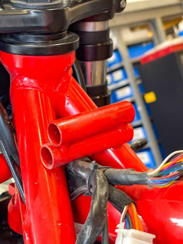 Tankhalteklammer Halter für Kraftstofftank BMW Motorrad