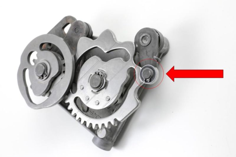 Precise shifting through bearing roller for the automatic gearshift
