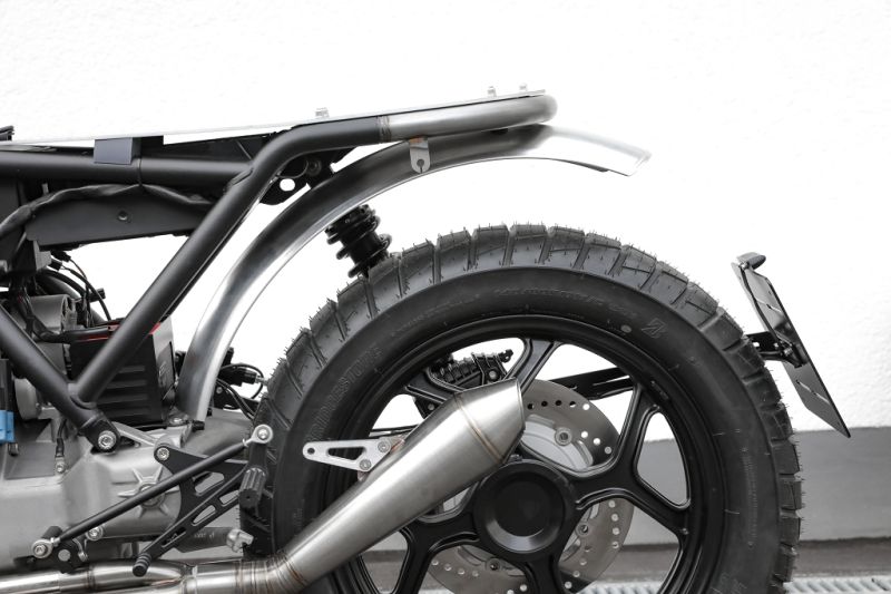 BMW K75 K100 Monolever licence plate holder in the centre of the rear wheel drive