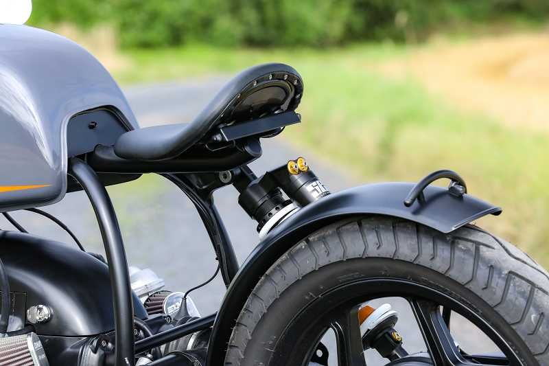 BMW Bobber SE Concept Bike Performance Edition gray orange