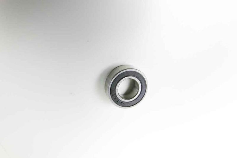 Precise shifting through bearing roller for the automatic gearshift