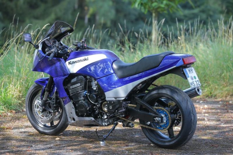 Kawasaki GPZ 900R Superbike mit 1030ccm