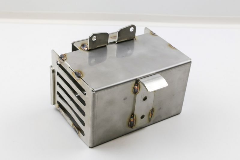BMW 2-Valve models battery box mounting under the gearbox