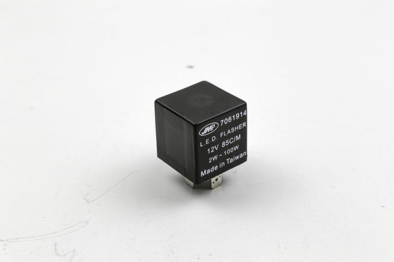 Flasher relay for standard and LED flashers