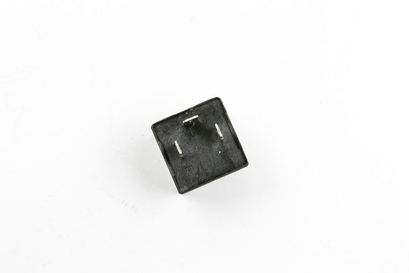 Flasher relay for standard and LED flashers