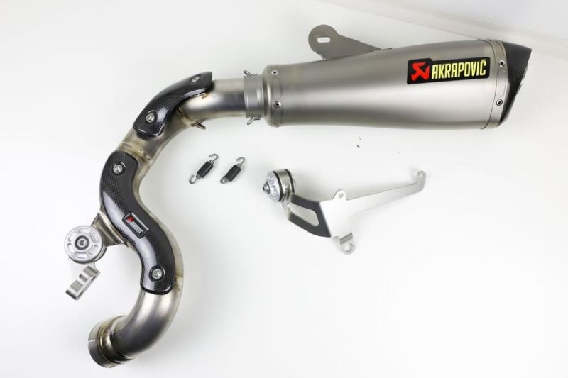 BMW R nineT 14-16 Akrapovic exhaust slip-on titanium top mounted silver