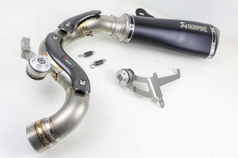BMW R nineT 17-20 Akrapovic exhaust slip-on titan bottom mounted black