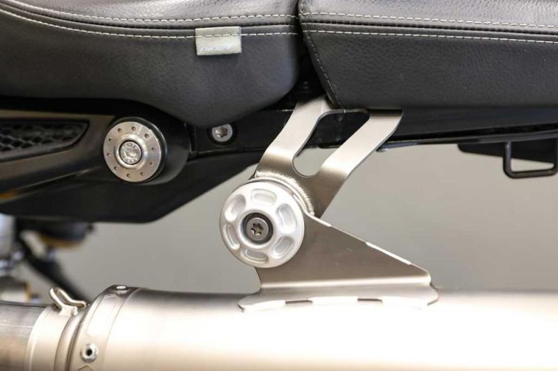 BMW R nineT 14-16 Akrapovic exhaust slip-on titanium top mounted silver