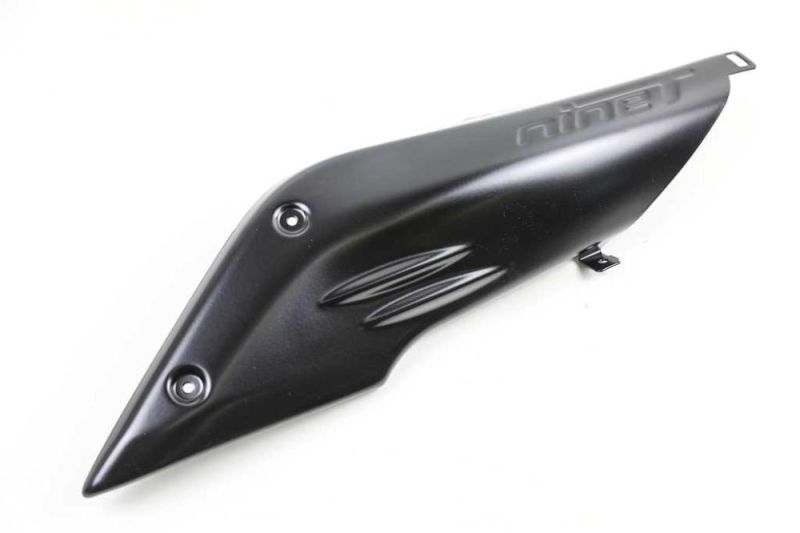 Powder coating of the cover of the air duct in black for RnineT