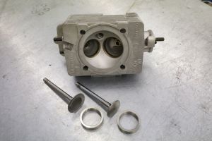 Replacing the cylinderhead valve seat insert -  per piece