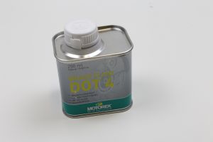 Bremsflüssigkeit DOT 4
