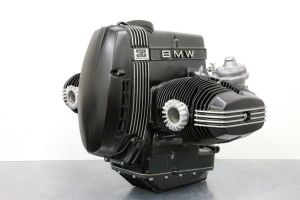 UPGRADE BMW 2-V Motor u. Getriebe schwarz beschichten