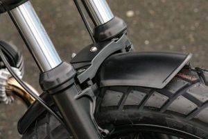 Pulverbeschichten eines vorderen Schutzblechs (Ohne Schutzblech)