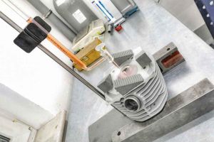 Calibrating the combustion chamber and matching the volume for 2-cylinder engines